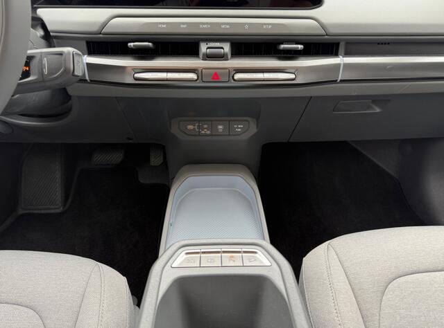 KIA EV3 Air 58.3 kWh I Allseason banden | Apple Carplay/Android Auto | LED koplampen