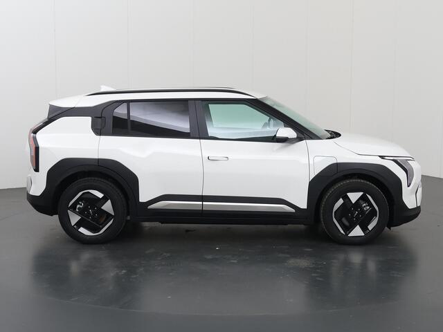 KIA EV3 Plus 81.4 kWh | Panoramaschuifdak | Harman Kardon | Stoelverwarming | Dodehoekassistentie | 19"LM Velgen |
