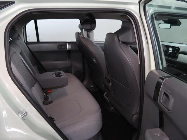 KIA EV3 Air 81.4 kWh | Batterijverwarming | Navigatie | Dual Zone Climate Control | LED-koplampen | Parkeersensoren |