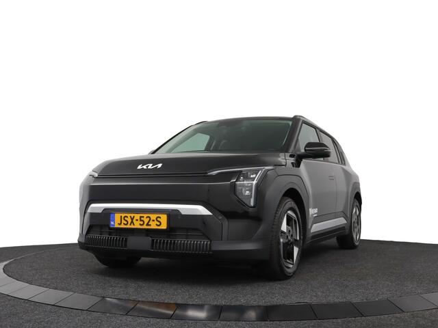 KIA EV3 Plus 81.4 kWh - DEMO -Stoel/Stuur verwarming - Apple Carplay/Android Auto - Navigatie - Achteruitrij camera - Keyless entry