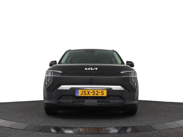 KIA EV3 Plus 81.4 kWh - DEMO -Stoel/Stuur verwarming - Apple Carplay/Android Auto - Navigatie - Achteruitrij camera - Keyless entry