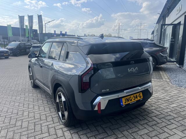 KIA EV3 Plus Advanced 81.4KWH All Seasonbanden | Stoelverwarming | Navig