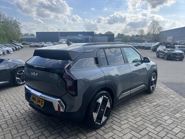 KIA EV3 Plus Advanced 81.4KWH All Seasonbanden | Stoelverwarming | Navig