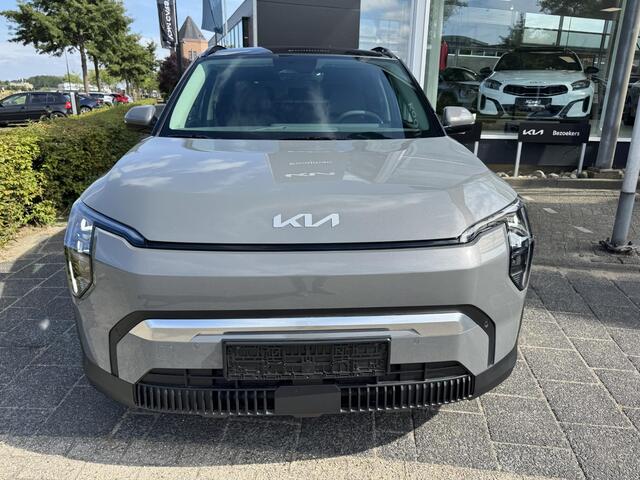 KIA EV3 Plus Advanced 81.4 kWh , Snel Leverbaar!, Inclusief 3000 Euro Inruilpremie, Complete Uitvoering!, Voorraadkorting!