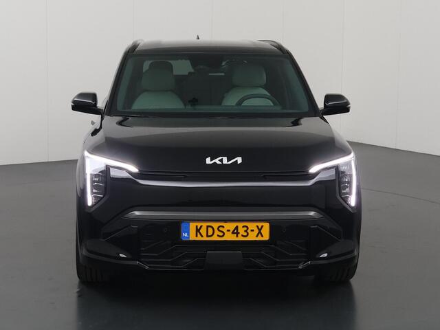 KIA EV3 GT-Line Business Edition 81.4 kWh | 19" lichtmetalen GT-Line velgen | Ambient lighting | Privacy Glass | GT-Line interieur | Stoel- en stuurwielverwarming |