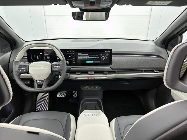 KIA EV3 GT-Line 81.4 kWh | NIEUW!! Uit voorraad leverbaar! | Panoramadak | Stoelverwarming | Harman Kardon |