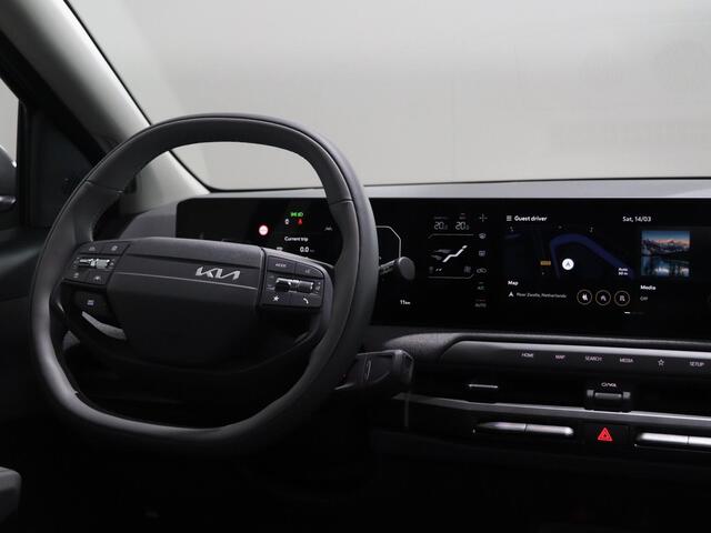 KIA EV3 Plus Advanced 81.4 kWh | Panoramaschuifdak | 19" velgen | Harman Kardon | Privacy Glass | Stoel- en stuurwielverwarming |