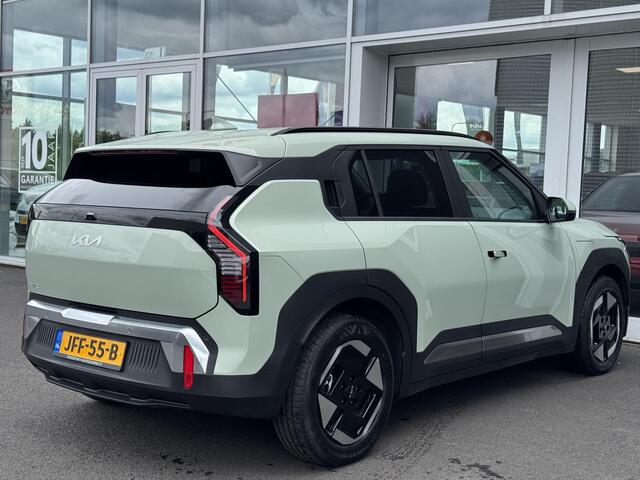 KIA EV3 Plus 81.4 kWh Dodehoeksensor | Stoel/stuurverwarming | Parkeersensor voor en achter | Achteruitrijcamera | Navigatie | Cruise control Adaptive | Draadloze oplader telefoon