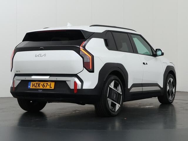 KIA EV3 Plus Advanced 58.3 kWh | Trekhaak | Panoramaschuifdak | 19" velgen | Harman Kardon | Privacy Glass | Stoel- en stuurwielverwarming |