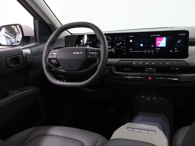 KIA EV3 Plus Advanced 58.3 kWh | Trekhaak | Panoramaschuifdak | 19" velgen | Harman Kardon | Privacy Glass | Stoel- en stuurwielverwarming |