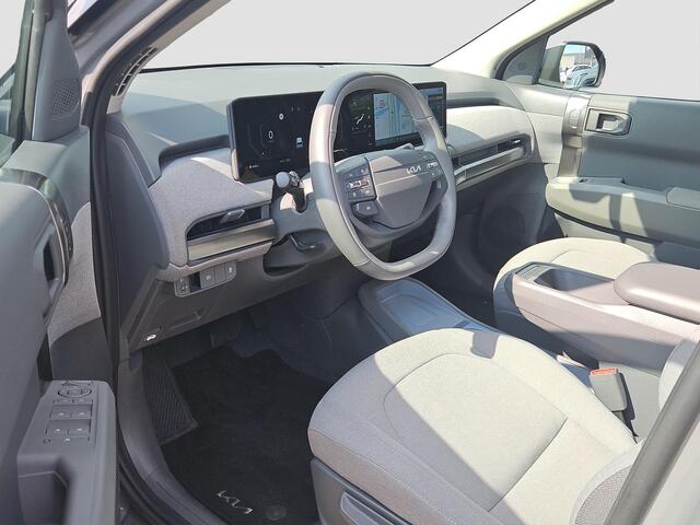 KIA EV3 Plus 81.4 kWh | Dodehoek Assistentie | Adapt. Cruise | Stoel- En Stuurverwarming | CarPlay/Android Auto | Wireless Charging Mobiel |