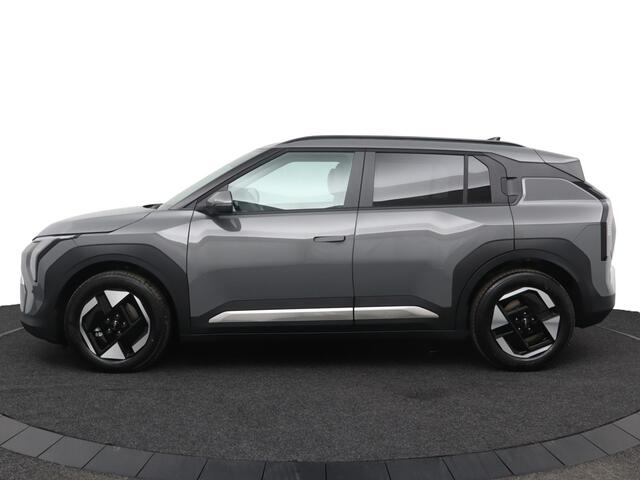 KIA EV3 Plus 81.4 kWh - Nieuw uit voorraad! - Stoel / Stuurwielverwarming - Dode hoek sensoren - Parkeersensoren - Fabrieksgarantie tot 12-2032 of 150.000 km