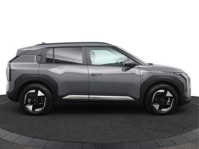 KIA EV3 Plus 81.4 kWh - Nieuw uit voorraad! - Stoel / Stuurwielverwarming - Dode hoek sensoren - Parkeersensoren - Fabrieksgarantie tot 12-2032 of 150.000 km