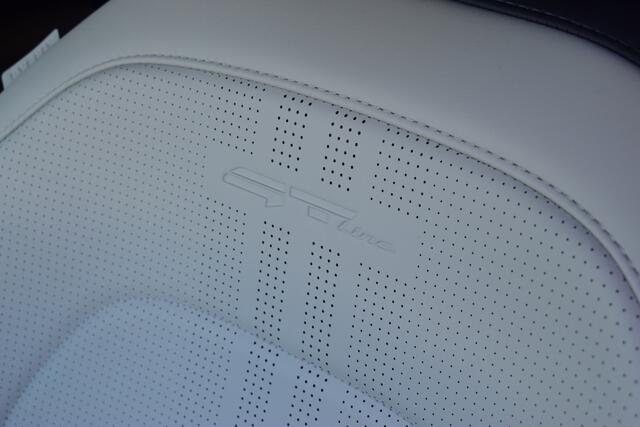 KIA EV3 GT-Line Business Edition 81.4 kWh | Leder | Elektr. Stoelbediening | Stoel & Stuurverwarming | Dodehoek Assistentie |