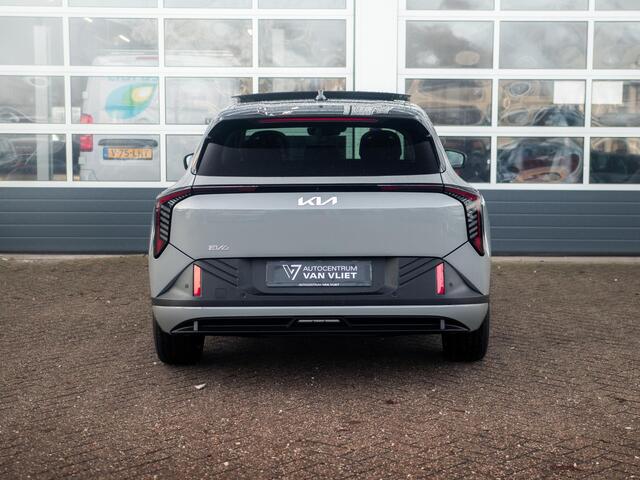 KIA EV4 Plus Advanced 58.3 kWh Direct beschikbaar! Leder | Pano dak| 19" velgen |