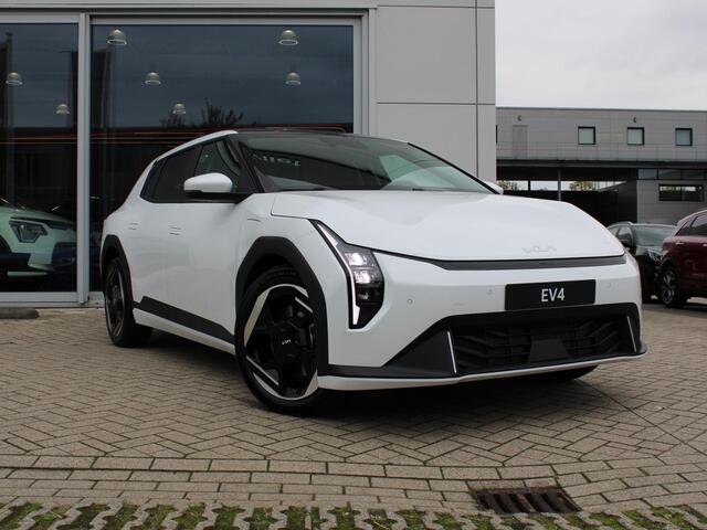 KIA EV4 Plus Advanced 58.3 kWh | DIRECT LEVERBAAR | Schuifkanteldak | Navigatie | Stoel en stuurverwarming | H&K | Elektrische achterklep