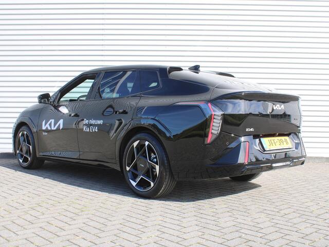 KIA EV4 Fastback GT-PlusLine 81.4 kWh | Schuifdak | Stuur-/stoelverwarming + ventilatie | Camera rondom | Elek. stoelverstelling | Leer | HUD | LED | 19" LM |