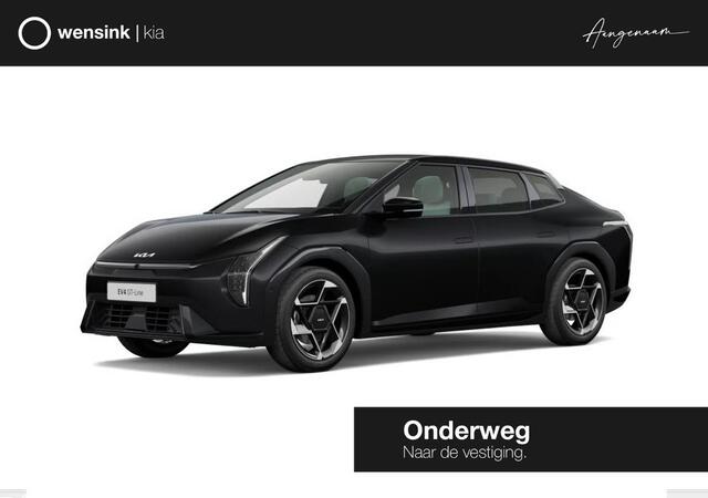 KIA EV4 Fastback GT-Line Business Edition 81.4 kWh | Stoel- en stuurwielverwarming | Adaptieve Cruisecontrol | Privacy glass | Achteruitrijcamera | Elektrisch verstelbare voorstoelen |