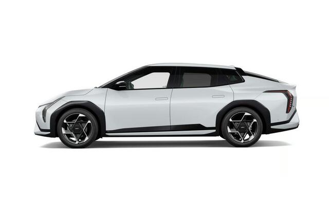KIA EV4 Fastback GT-Line Business Edition 81.4 kWh | Stoel- en stuurwielverwarming | Adaptieve Cruisecontrol | Privacy glass | Achteruitrijcamera | Elektrisch verstelbare voorstoelen |