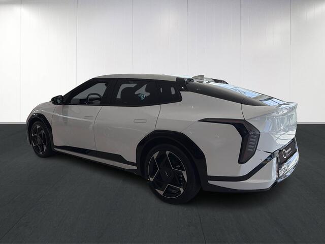 KIA EV4 Fastback GT-Line Business Edition 81.4 kWh | Stoel- en stuurwielverwarming | Adaptieve Cruisecontrol | Privacy glass | Achteruitrijcamera | Elektrisch verstelbare voorstoelen |