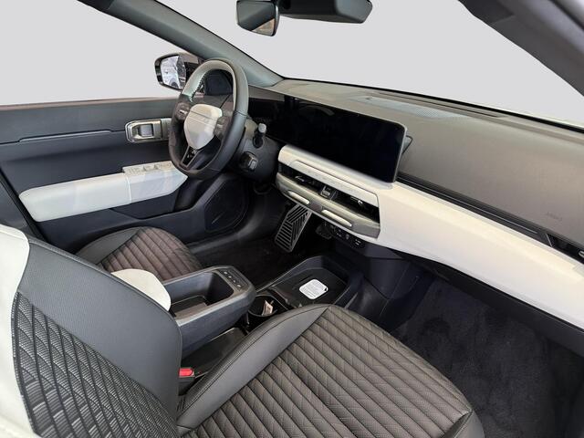 KIA EV4 Fastback GT-Line Business Edition 81.4 kWh | Stoel- en stuurwielverwarming | Adaptieve Cruisecontrol | Privacy glass | Achteruitrijcamera | Elektrisch verstelbare voorstoelen |