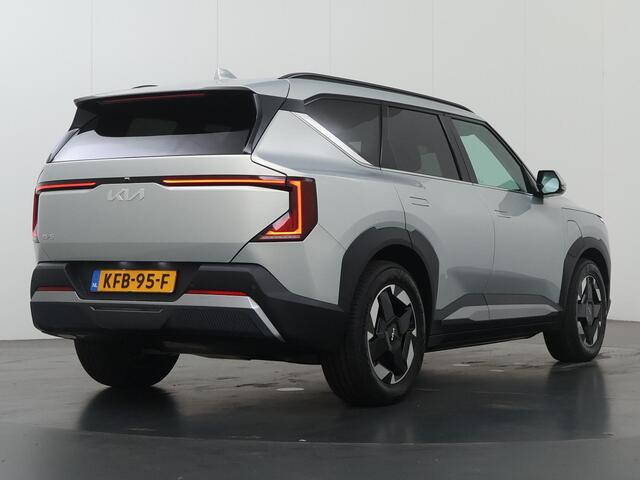 KIA EV5 Air 81.4 kWh | Privacy glass | Stoelverwarming | Dodehoekassistentie | Adaptieve cruise control | Parkeersensoren voor+ achter | Achteruitrijcamera |