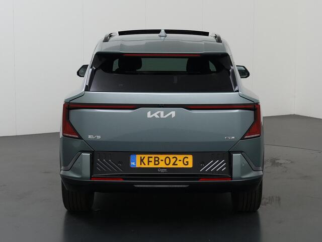 KIA EV5 GT-Line Business Edition 81.4 kWh | Panoramaschuifdak | Led Koplampen | Stoelverwarming voor en achter | Zwarte hemelbekleding |