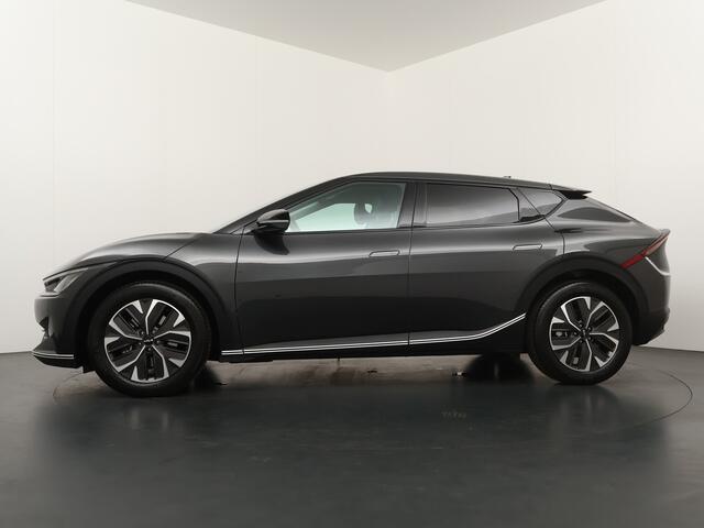 KIA EV6 Light Edition 58 kWh - Stoel-/stuurverwarming - Cruise Control Adaptief - Apple CarPlay/Android Auto - Fabrieksgarantie tot 06-2031