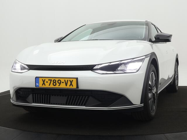 KIA EV6 Light 58 kWh - Navigatie - Apple Carplay/Android Auto - Climate Control - Privacy Glass - Fabrieksgarantie tot 02-2031