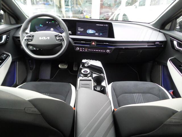 KIA EV6 GT-Line 77.4 kWh Kia EV6 GT-Line 77 kWh | Direct leverbaar | Stoelverwarming en -ventilatie | Electr. schuifdak