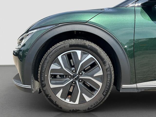 KIA EV6 Air 58 kWh Automaat | Camera | Navi | Uniek! - Forest Green | 19" Velgen | H-Leder | Clima | Stuur-/Stoelverwarming | Trekhaak | PDC | Cruise | LED |