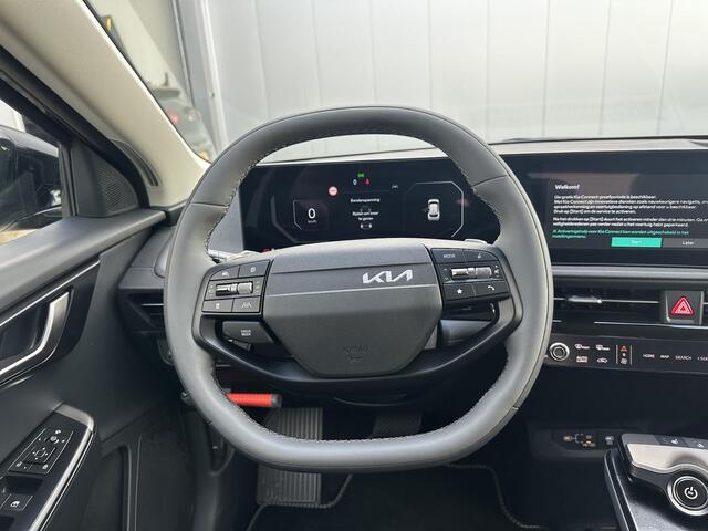 KIA EV6 Light Edition 63 kWh Elektromotor 125kW (A) | Demo | Stoel / stuurverwarming | Adaptive cruise controle | Parkeercamera / sensoren voor en achter |