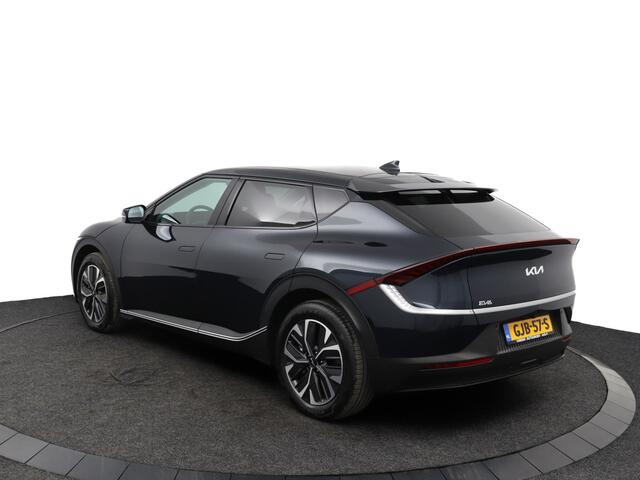 KIA EV6 Light Edition 58 kWh - SOH 98,9% - Stoel-/stuurverwarming - Cruise Control - Apple CarPlay/Android Auto - Navigatie - Fabrieksgarantie tot 08-2031