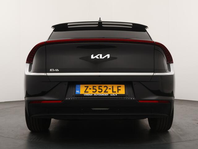 KIA EV6 Light Edition 58 kWh - SOH 99% - Stoelverwarming - Navigatie - LED koplampen - Privacy Glass - Fabrieksgarantie tot 05-2031