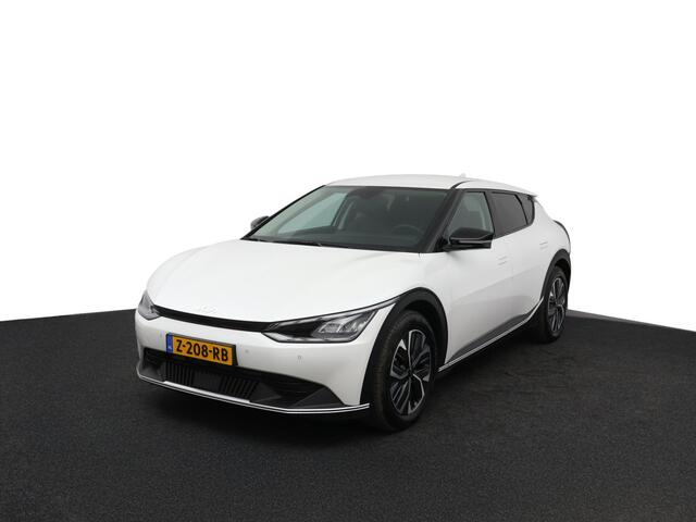 KIA EV6 Light Edition 58 kWh - SOH 98,9% - Stoel-/stuurverwarming - Cruise Control - Navigatie - Getint glas - Climate Control - Fabrieksgarantie tot 06-2031