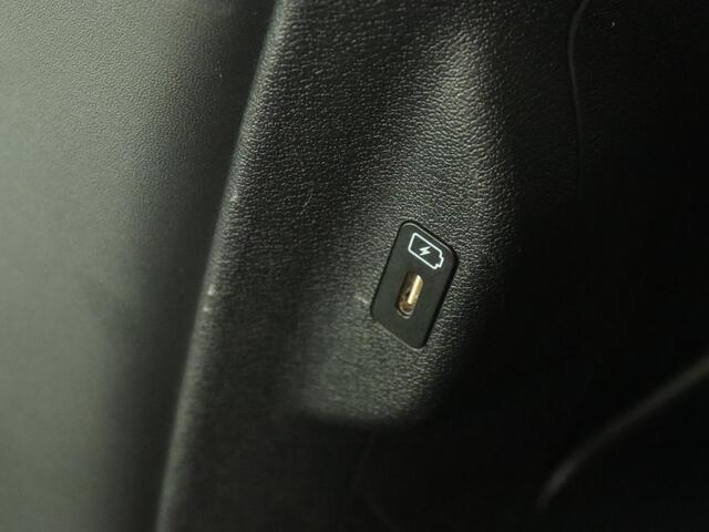 KIA EV6 Plus 58 kWh | Stoelventilatie | Leder | Warmtepomp | Adaptive cruise | Carplay | Camera | Stoel & stuurverwarming | 19'' | Sfeerverlichting | Navigatie | Keyless