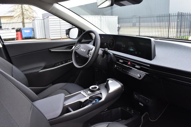 KIA EV6 Light 58 kWh | Apple Carplay | LED koplampen | Achteruitrijcamera| Navigatiesysteem |