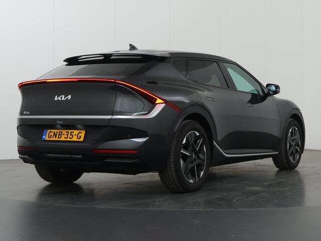 KIA EV6 Light Edition 63 kWh | Trekhaak| Stoel / stuurverwarming | Adaptive cruise controle | Parkeercamera / sensoren voor en achter |
