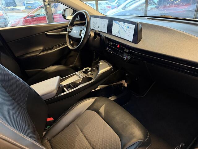 KIA EV6 Air 58 kWh SOH 100% | ADAPTIEVE CRUISECONTROL | NAVIGATIE | LEDER | VERWARMDE VOORSTOELEN | FULL LED PAKKET | AIRCO / ECC | ACHTERUITRIJCAMERA | PARKEERSENSOREN ACHTER |