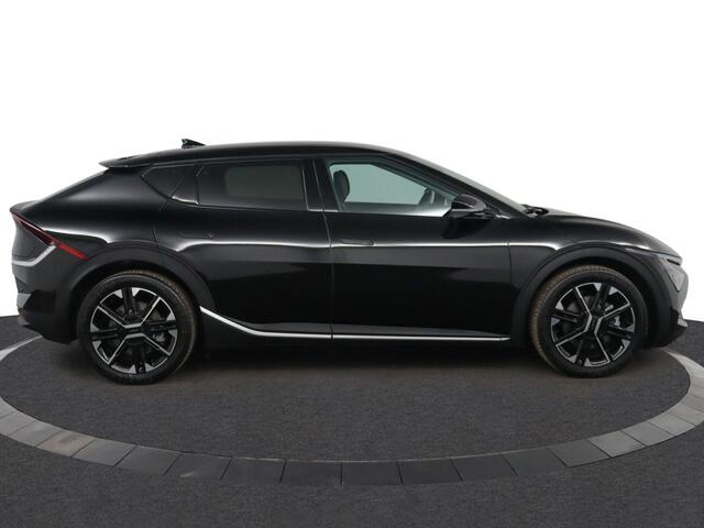 KIA EV6 Light Edition 63 kWh - SOH 99,7% - Navigatie - Adaptive Cruise Control - Stoel/Stuur verwarming - Apple Carplay/Android Auto - Fabrieksgarantie tot 02-2032