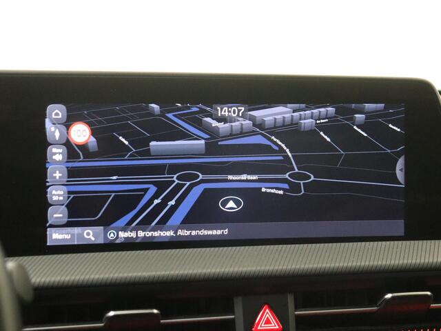 KIA EV6 GT-Line 77.4 kWh | achterbank verwarmd | Apple Carplay/Android Auto | bots herkenning en activatie | cruise control adaptief | electronic climate control | elektrisch glazen schuif-/kanteldak | file assistent | lederen/suede bekleding | lichtmetalen velge