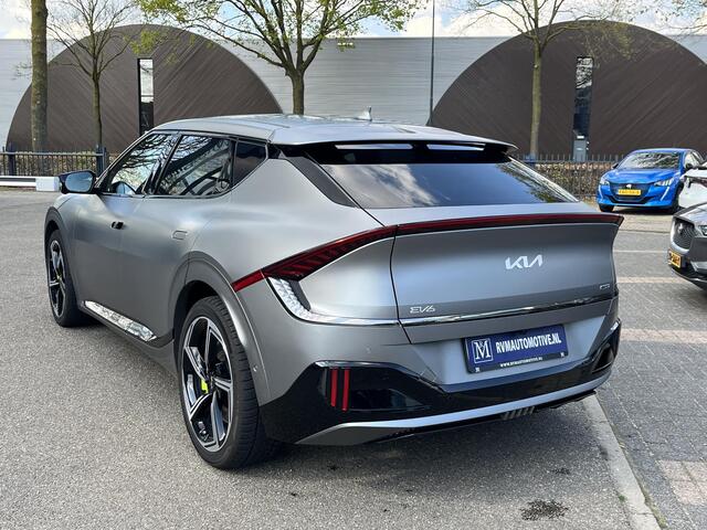 KIA EV6 GT AWD 77.4 kWh SOH 92% | 585PK! MAT GRIJS|KIA GARANTIE 7 JAAR!!| FULL OPTION| STOEL +STUURVERWARMING| ACHTERBANK VERWARMD| MERIDIAN AUDIO| DODE HOEK SENSOR| 360 CAMERA| RECENT ONDERHOUD GEHAD|