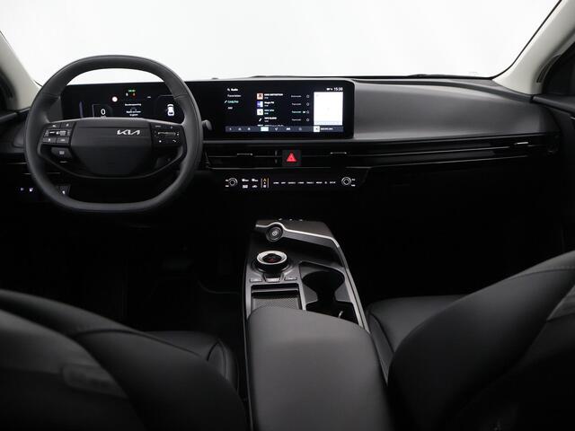 KIA EV6 Light Edition 63 kWh | Stoelverwarming | Adaptieve cruise control | Parkeersensoren | Stuurwiel verwarmd |