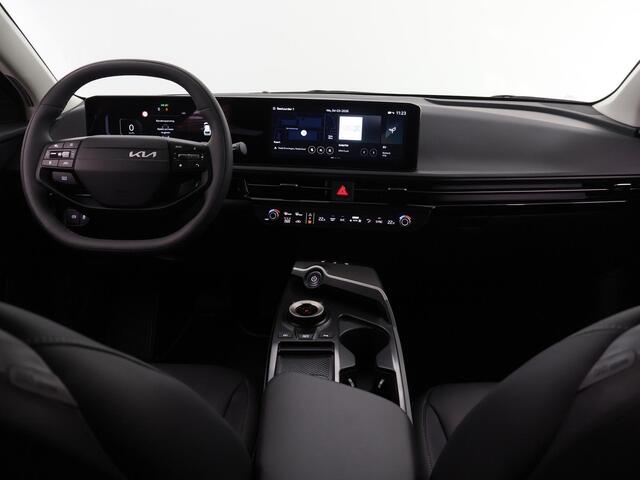 KIA EV6 Light Edition 63 kWh | Stoelverwarming | Adaptieve cruise control | Parkeersensoren | Stuurwiel verwarmd |