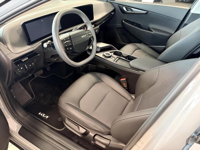 KIA EV6 Air 84 kWh | Direct uit voorraad leverbaar | Stoelverwarming/stuurverwarming | Navigatie | 800 Volt | Cruise control Adaptieve