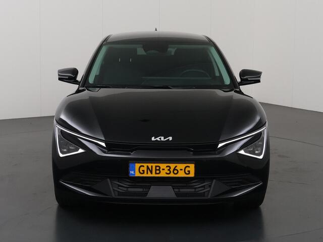 KIA EV6 Light Edition 63 kWh | Facelift | Parkeercamera | Keyless Entry | Stoelverwarming | Apple Carplay/Android Auto | Led Koplampen | 19" |