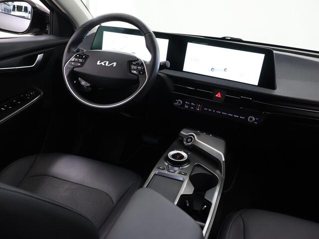 KIA EV6 Air 58 kWh | Trekhaak | Stoel/Stuurwielverwarming | Navigatie | Parkeercamera | Climate Control | Cruise Control Adaptief |