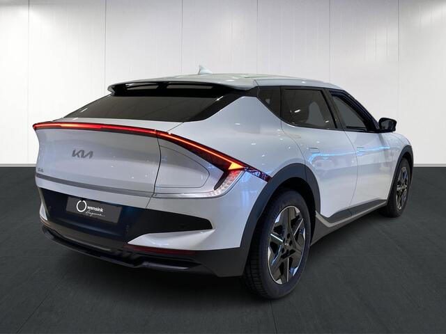 KIA EV6 Light Edition 63 kWh | Stoelverwarming | Adaptieve cruise control | Parkeersensoren | Stuurwiel verwarmd |