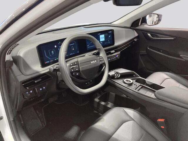 KIA EV6 Light Edition 63 kWh | Stoelverwarming | Adaptieve cruise control | Parkeersensoren | Stuurwiel verwarmd |