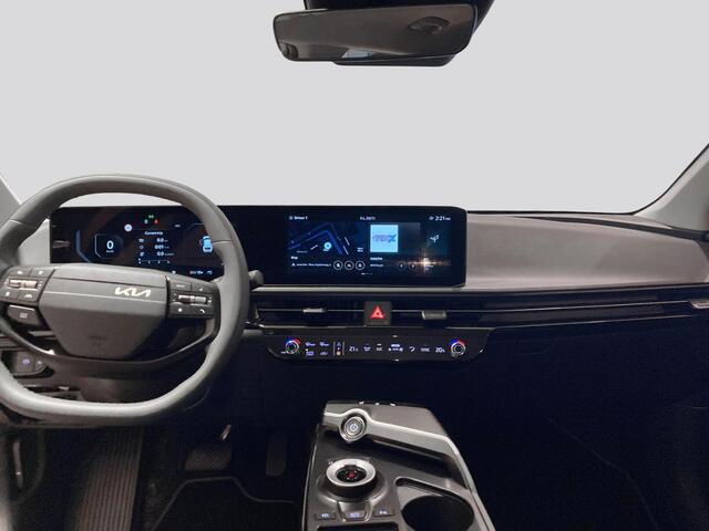 KIA EV6 Light Edition 63 kWh | Stoelverwarming | Adaptieve cruise control | Parkeersensoren | Stuurwiel verwarmd |